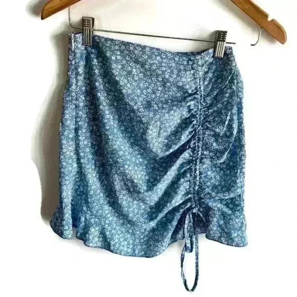 SHEIN Womens VCAY Ditsy Floral Ruched Detail Ruffle Vacation Euro Summer Skirt 2 - Picture 3 of 8